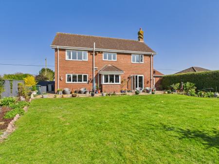 4 bedroom Detached house for sale in Church Lane, Mablethorpe, LN12