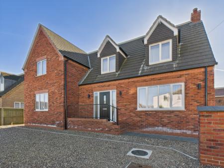 3 bedroom Detached house for sale in Alford Road, Mablethorpe, LN12