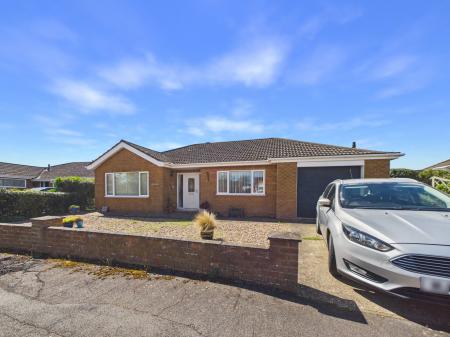2 bedroom Bungalow for sale in Coles Avenue, Alford, LN13