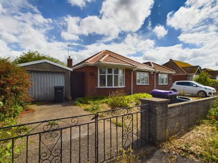 3 bedroom Detached bungalow for sale in Crabtree Lane, Sutton on Sea, LN12