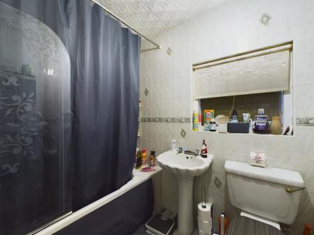 3 bedroom Detached bungalow for sale in Crabtree Lane, Sutton on Sea, LN12