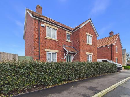 4 bedroom Detached house for sale in Dales Avenue, Mablethorpe, LN12
