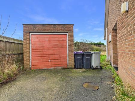 2 bedroom Semi-detached bungalow for sale in Eagle Close, Mablethorpe, LN12