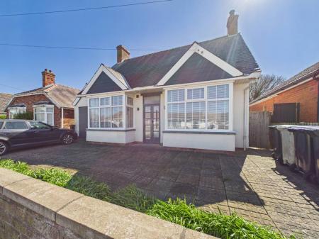 3 bedroom Detached bungalow for sale in Golf Road, Mablethorpe, LN12