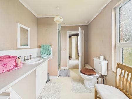 4 bedroom Farm House for sale in Huttoft Road, Huttoft, LN13