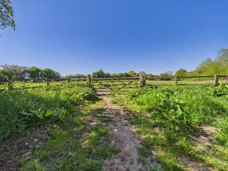 4 bedroom Farm House for sale in Huttoft Road, Huttoft, LN13