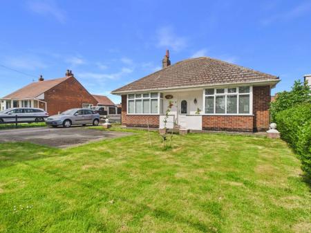 2 bedroom Detached bungalow for sale in Kent Avenue, Theddlethorpe, LN12