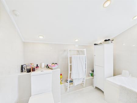2 bedroom Detached house for sale in Main Street, Alford, LN13