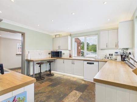 2 bedroom Detached house for sale in Main Street, Alford, LN13