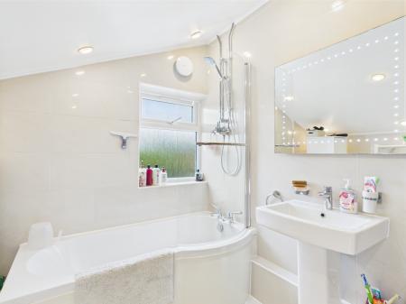 2 bedroom Detached house for sale in Main Street, Alford, LN13