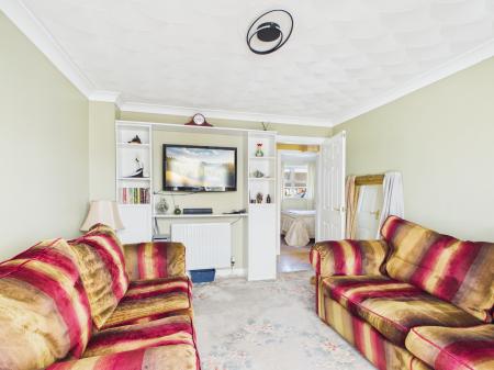 2 bedroom Semi-detached bungalow for sale in Mumby Meadows, Alford, LN13