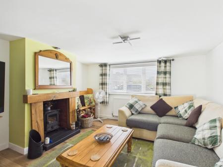 2 bedroom Semi-detached house for sale in Mumby Road, Huttoft, LN13