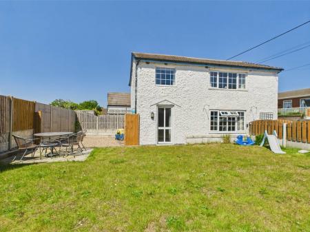 2 bedroom Detached house for sale in Queens Park Close, Mablethorpe, LN12