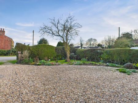 3 bedroom Detached house for sale in Sea Road, Anderby, PE24