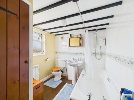 3 bedroom Detached house for sale in Sea Road, Anderby, PE24