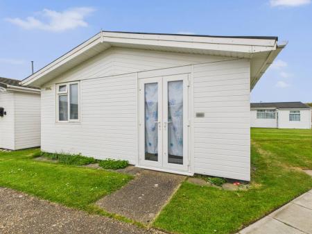 2 bedroom Park home for sale in Seaholme Park, Mablethorpe, LN12