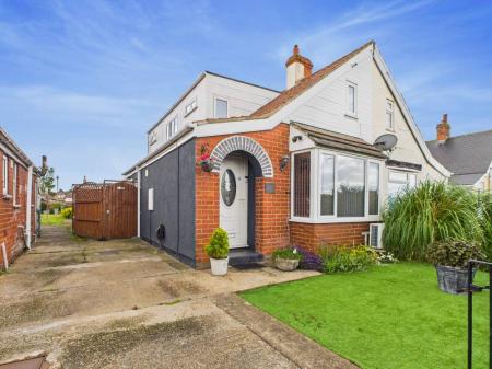 2 bedroom Semi-detached bungalow for sale in St Andrews Road, Mablethorpe, LN12