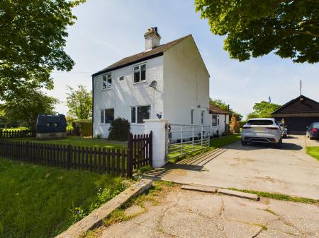 3 bedroom Detached house for sale in Station Road, Theddlethorpe, LN12
