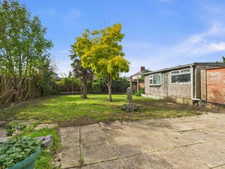 4 bedroom Bungalow for sale in Victoria Road, Mablethorpe, LN12