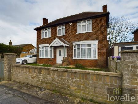 4 bedroom Detached house for sale in Wellington Road, Mablethorpe, LN12