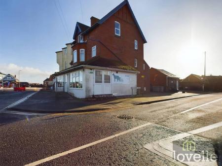 1 bedroom Flat for sale in Willoughby Road, Sutton on Sea, LN12