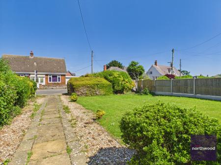 2 bedroom Detached bungalow for sale in Church Road, Mablethorpe, LN12