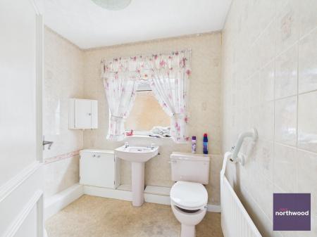 2 bedroom Detached bungalow for sale in Church Road, Mablethorpe, LN12