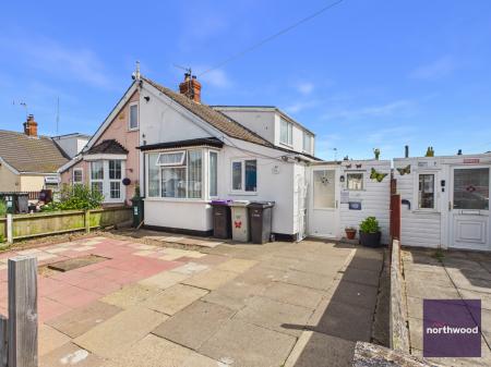 4 bedroom Bungalow for sale in Regent Road, Mablethorpe, LN12