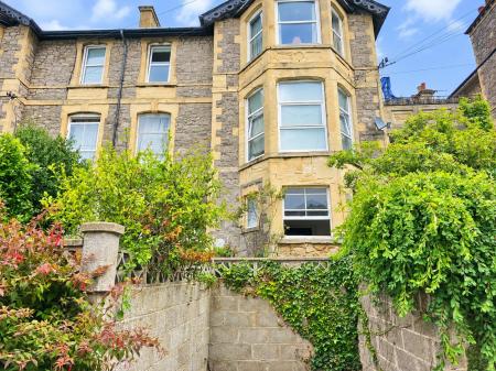 2 bedroom Flat to let in 8 Edinburgh Place, Weston super Mare, BS23