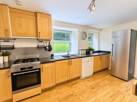 2 bedroom Flat to let in 8 Edinburgh Place, Weston super Mare, BS23