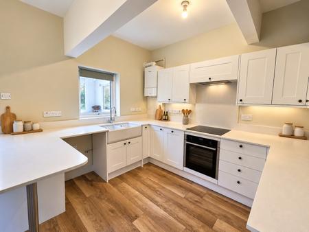 3 bedroom Terraced House to let in New Road, Churchill, BS25