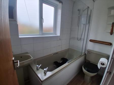 2 bedroom Semi-detached house to let in Atwater Court, Lincoln, LN2