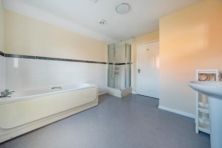 4 bedroom Detached house to let in Exley square, Lincoln, LN2