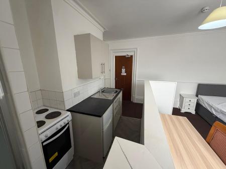 1 bedroom Flat to let in Carholme Road, Lincoln, LN1