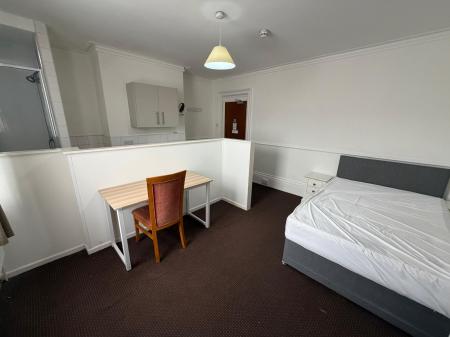 1 bedroom Flat to let in Carholme Road, Lincoln, LN1