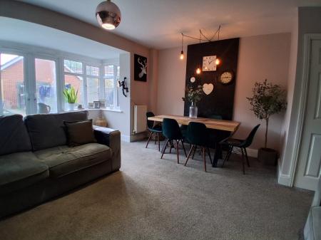 4 bedroom Terraced House to let in Kirkstall Close, Lincoln, LN2