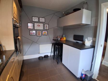 4 bedroom Terraced House to let in Kirkstall Close, Lincoln, LN2