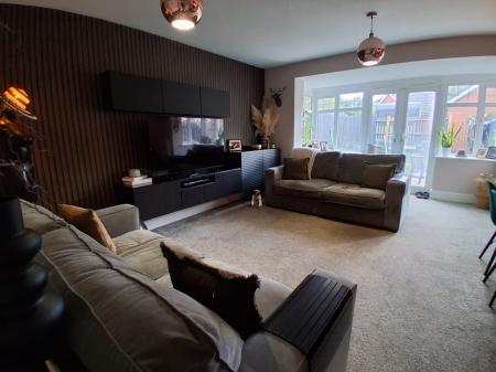 4 bedroom Terraced House to let in Kirkstall Close, Lincoln, LN2