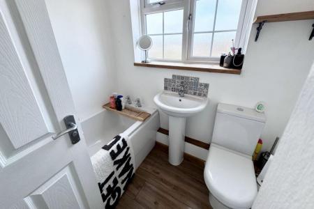 3 bedroom Detached house to let in Chiltern Road, Lincoln, LN5