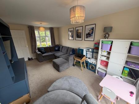3 bedroom Detached house to let in Leveret Chase, Witham St Hughs, Lincoln, LN6