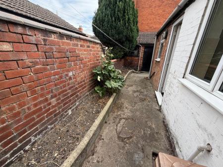 3 bedroom Terraced House to let in Sincil Bank, Lincoln, LN5