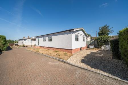 3 bedroom Park home for sale in The Meadows, Coningsby, LN4
