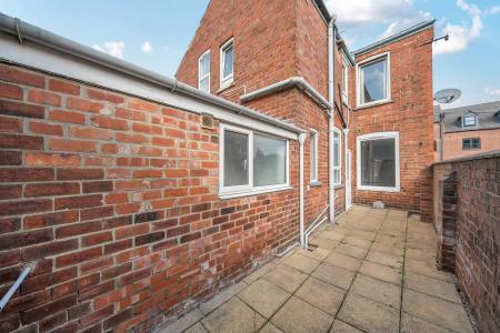 3 bedroom Terraced House for sale in Rasen Lane, Lincoln, LN1