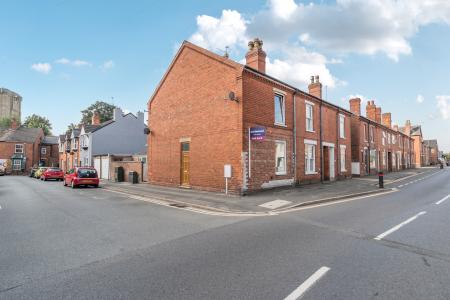 3 bedroom Terraced House for sale in Rasen Lane, Lincoln, LN1