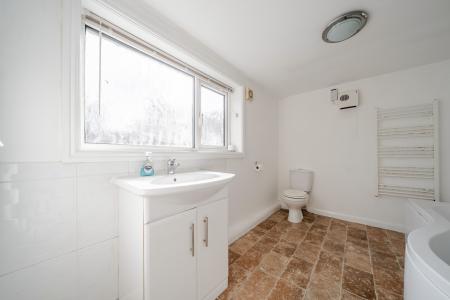 3 bedroom Terraced House for sale in Rasen Lane, Lincoln, LN1