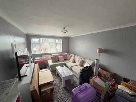 2 bedroom Flat to let in Redwood Drive, Waddington, Lincoln, LN5