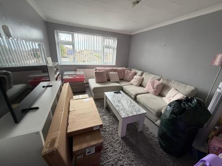 2 bedroom Flat to let in Redwood Drive, Waddington, Lincoln, LN5