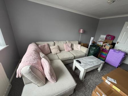 2 bedroom Flat to let in Redwood Drive, Waddington, Lincoln, LN5