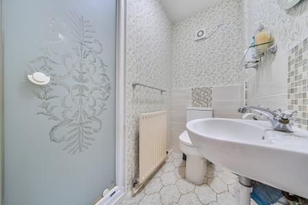 4 bedroom Bungalow for sale in Chichester Close, Grantham, NG31