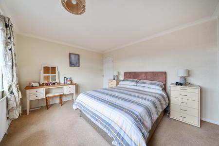 4 bedroom Bungalow for sale in Chichester Close, Grantham, NG31